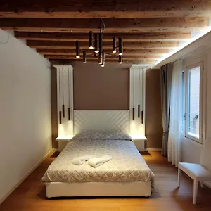 https://deluxe-3-bedrooom-flat-in-rialto.hotelinveneto.com
